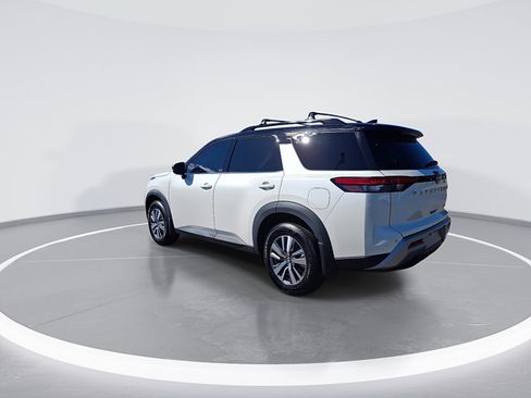 Used 2024 Nissan Pathfinder SL AWD/4WD image 7