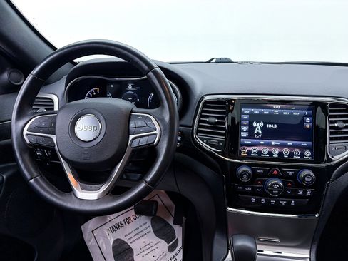 Used 2021 Jeep Grand Cherokee Laredo X image 6