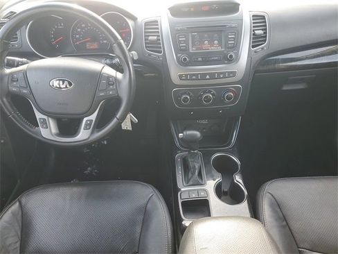 Used 2015 Kia Sorento LX image 9