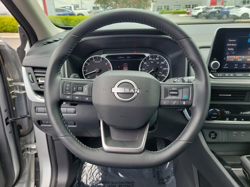 Certified 2025 Nissan Rogue SV AWD/4WD image 30