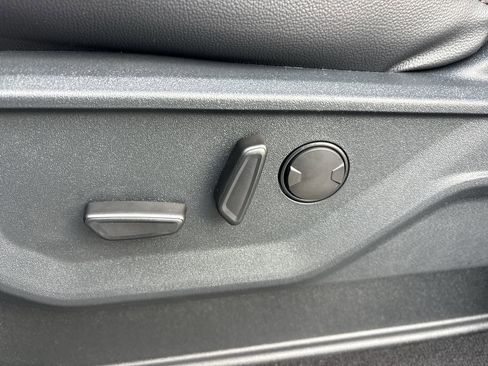 New 2026 Ford F250 Lariat w/ Black Appearance Package image 19