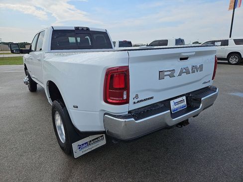 Used 2025 RAM 3500 Laramie AWD/4WD image 5