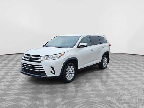Used 2019 Toyota Highlander Plus image 4