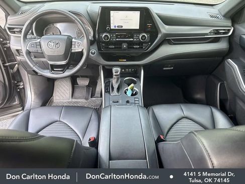 Used 2024 Toyota Highlander XSE FWD image 21