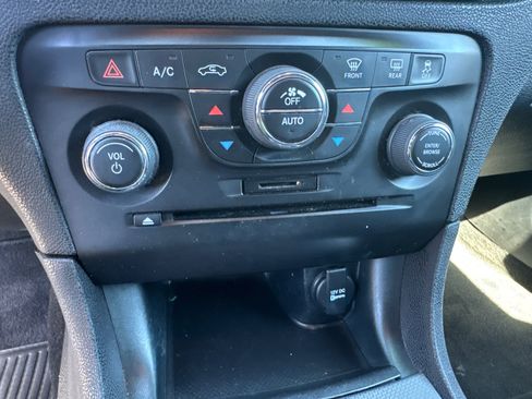 Used 2014 Dodge Charger SXT w/ Blacktop Package RWD image 28