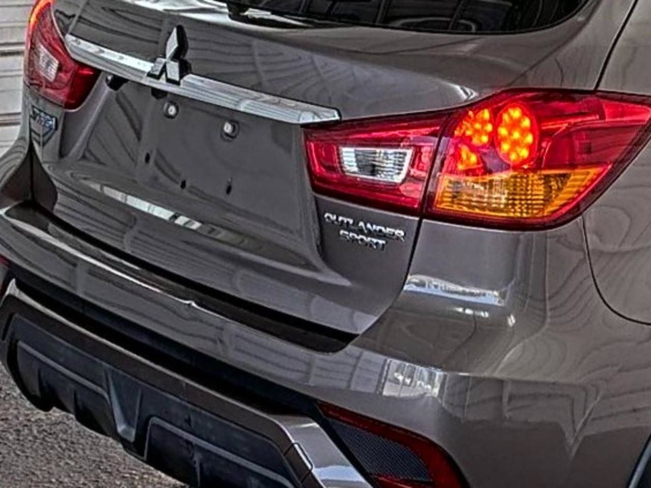 Used 2018 Mitsubishi Outlander Sport ES FWD image 7