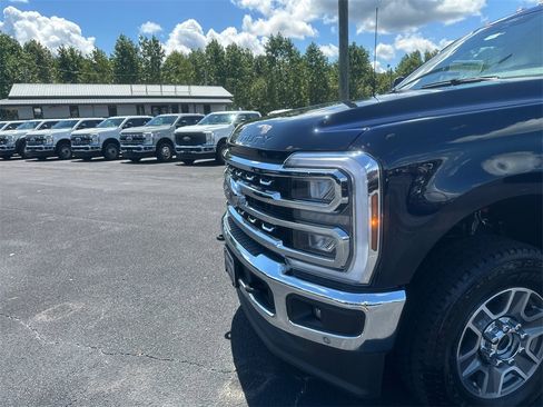 New 2025 Ford F350 Lariat w/ Lariat Ultimate Package image 10