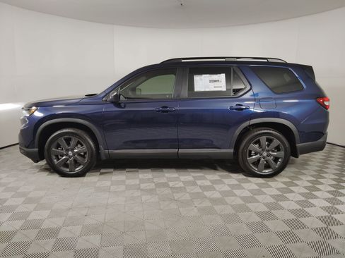 New 2025 Honda Pilot Sport image 2