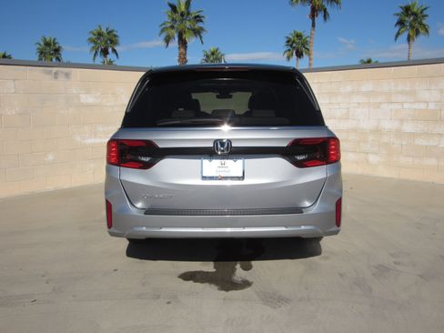Used 2025 Honda Odyssey EX-L image 7