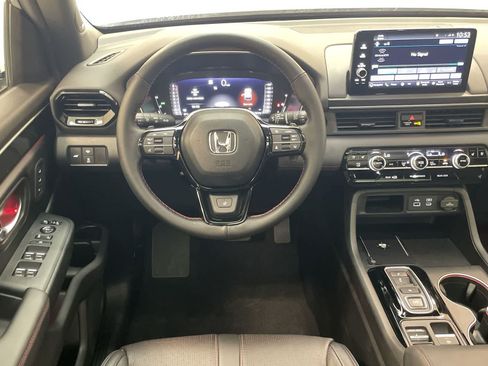 Certified 2025 Honda Pilot Black Edition image 21