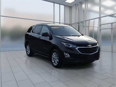 Used 2019 Chevrolet Equinox LT image 2