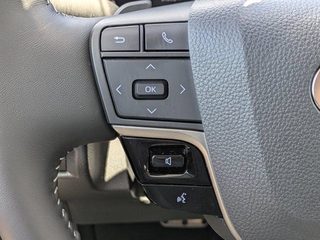 Used 2025 Toyota Camry SE w/ Convenience Package FWD image 22