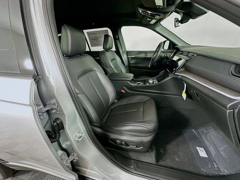 New 2026 Jeep Grand Cherokee Limited AWD/4WD image 37