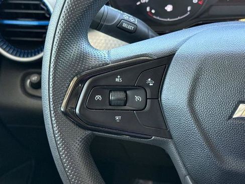 Used 2025 Chevrolet Trax LS FWD image 33
