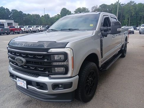 Used 2023 Ford F250 Lariat w/ Black Appearance Package image 20