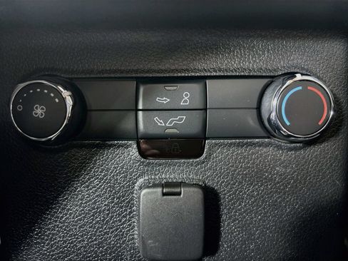 Used 2018 Ford Explorer XLT w/ Equipment Group 202A FWD image 25