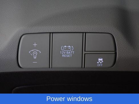 New 2025 Hyundai Elantra Limited image 9