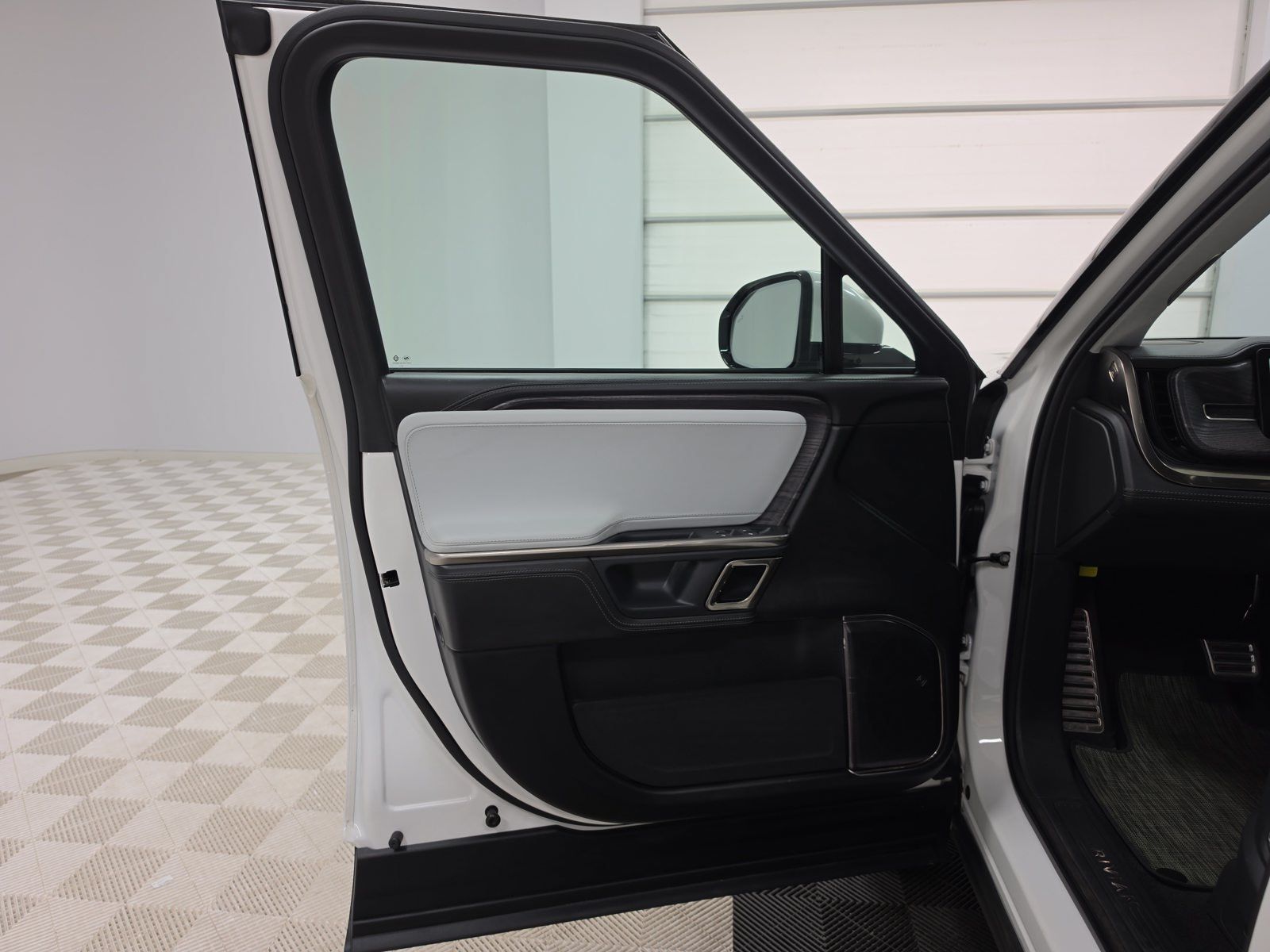 Used 2023 Rivian R1T Adventure Quad AWD/4WD image 16