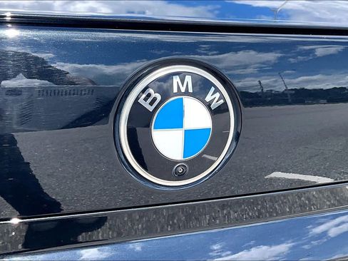 Used 2023 BMW 740i w/ Parking Assistance Package RWD image 10