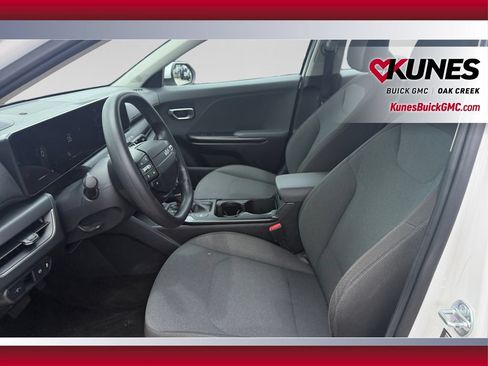 Used 2025 Kia K4 FWD image 22