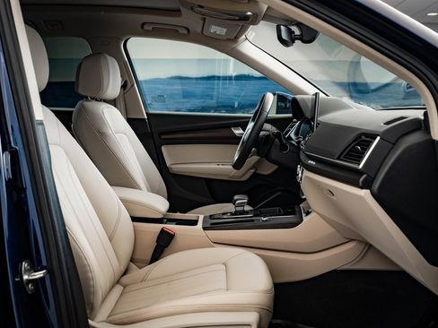 Certified 2025 Audi Q5 2.0T Premium w/ Convenience Plus Package image 25