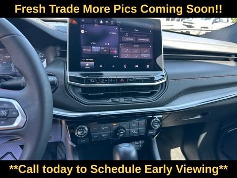 Used 2025 Jeep Compass Trailhawk AWD/4WD image 7