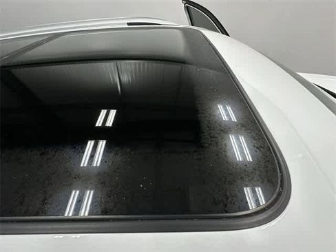 Certified 2020 Volkswagen Tiguan SEL Premium R-Line image 6