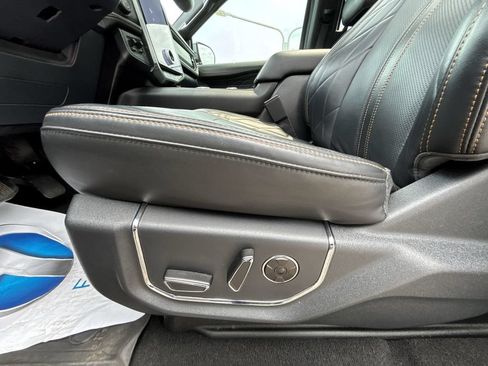 Used 2024 Ford Expedition Platinum AWD/4WD image 14