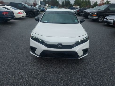 Used 2024 Honda Civic Sport image 2