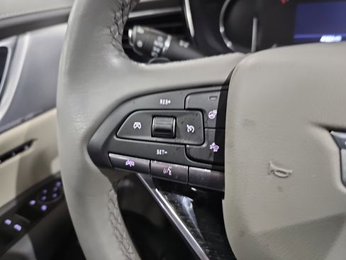 Used 2023 Cadillac XT6 Premium Luxury image 17