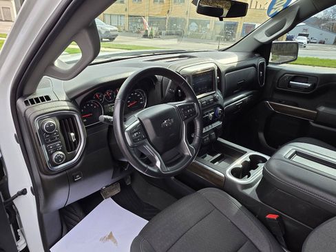 Used 2022 Chevrolet Silverado 1500 LT Trail Boss w/ Bed Protection Package AWD/4WD image 11