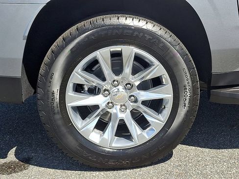New 2026 Chevrolet Suburban Premier w/ Sun And Tow Package AWD/4WD image 5
