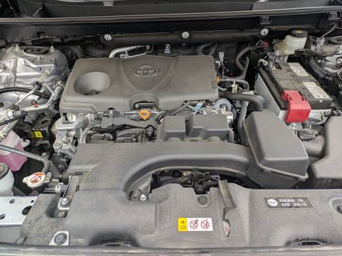 Used 2024 Toyota RAV4 XLE w/ Convenience Package image 11