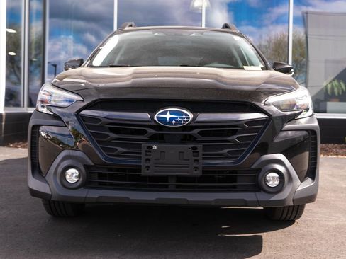 Used 2024 Subaru Outback Premium AWD/4WD image 2