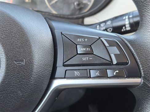 Used 2021 Nissan Versa SV image 30