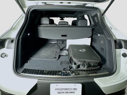 New 2024 Porsche Cayenne image 28