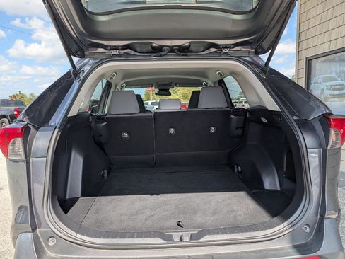 Used 2020 Toyota RAV4 XLE image 23