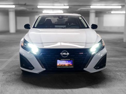 Used 2023 Nissan Altima 2.5 SR w/ SR Premium Package image 13