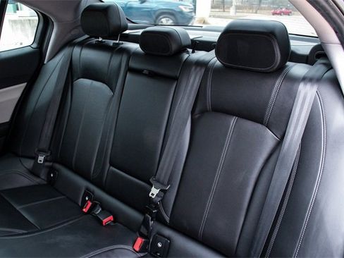 Used 2021 Alfa Romeo Giulia Sprint w/ Sun & Sound Package image 39