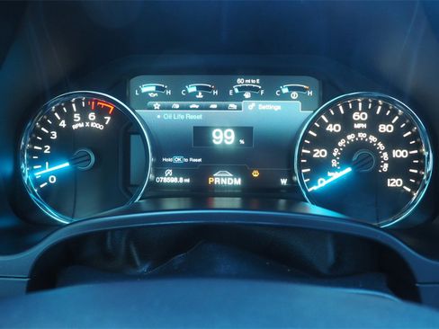 Used 2018 Ford F150 Platinum w/ Equipment Group 701A Luxury image 14