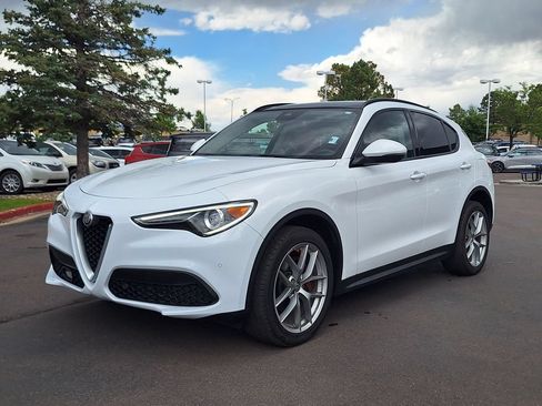 Used 2018 Alfa Romeo Stelvio Sport w/ Quick Order Package 22J Sport AWD/4WD image 7
