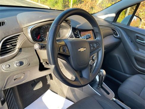 Certified 2020 Chevrolet Trax LT image 10