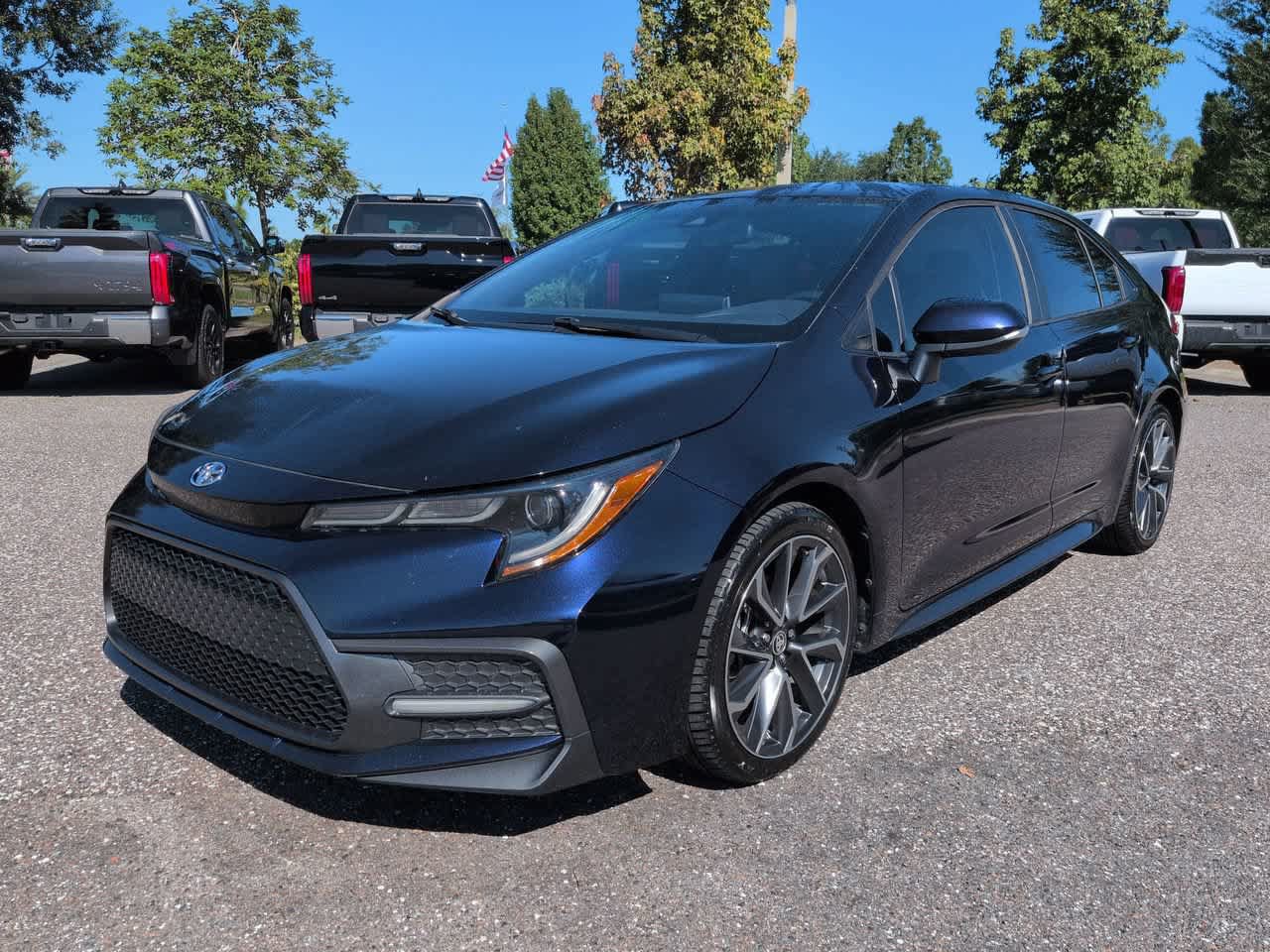 Used 2020 Toyota Corolla SE FWD image 2