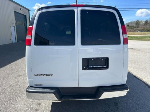 Used 2019 Chevrolet Express 3500 LT w/ LT Preferred Equipment Group RWD image 5