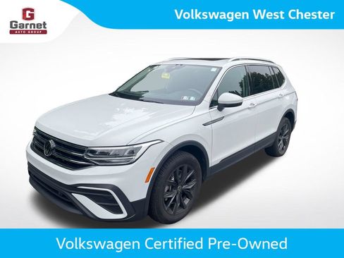 Certified 2024 Volkswagen Tiguan SE AWD/4WD image 1