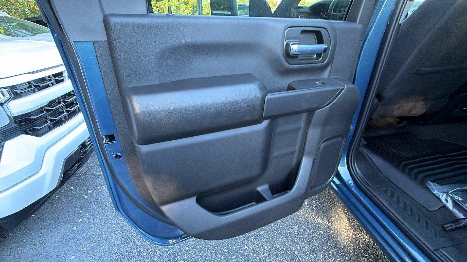 New 2026 Chevrolet Silverado 2500 Custom w/ Custom Value Package AWD/4WD image 19