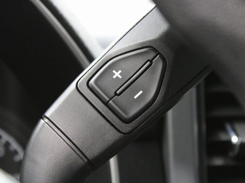 Used 2022 Ford F150 XLT image 48