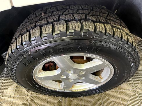 Used 2005 Jeep Grand Cherokee Limited image 20