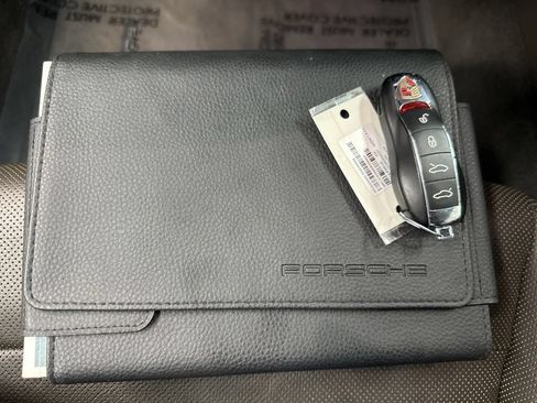 Used 2019 Porsche 718 Cayman RWD image 32