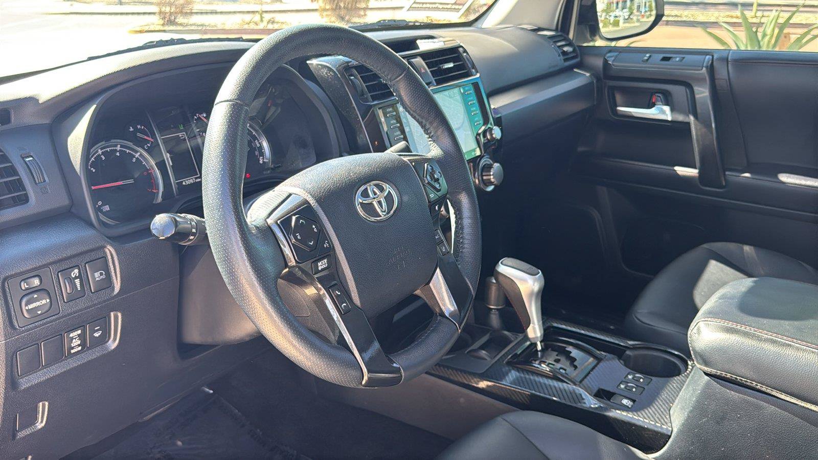 Used 2023 Toyota 4Runner TRD Off-Road Premium w/ Moonroof Package AWD/4WD image 25